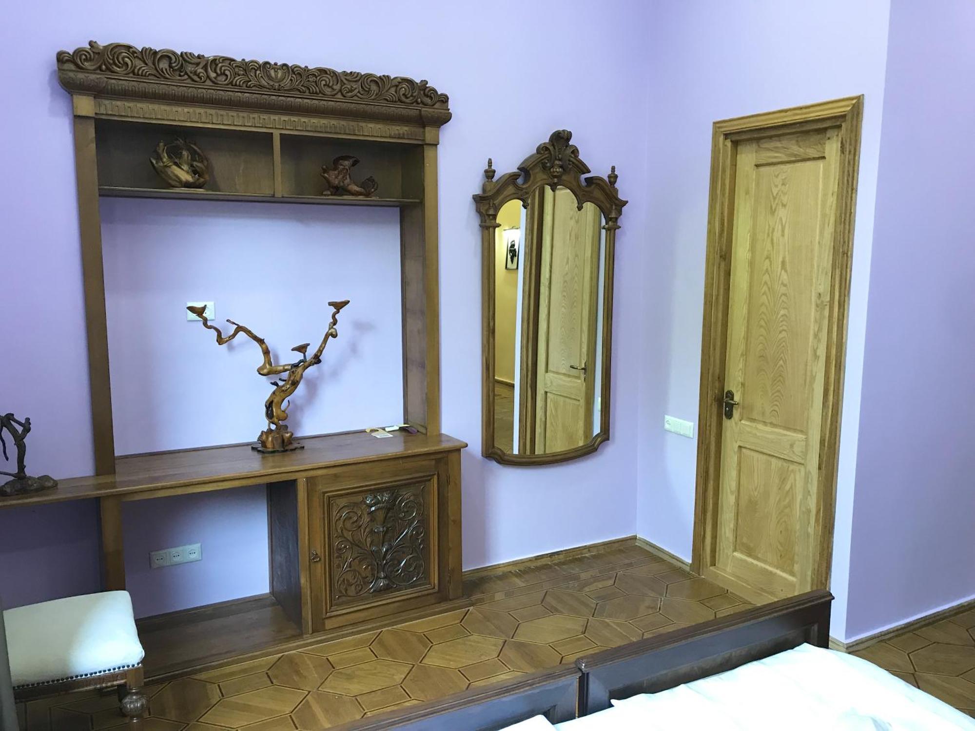 Wooden Museum 호텔 쿠타이시 객실 사진